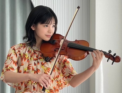 當真あみバイオリン演奏