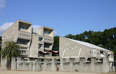 財前直見岩田高校写真