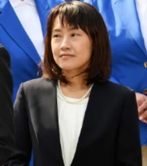 鈴木直道妻麻奈美夫人