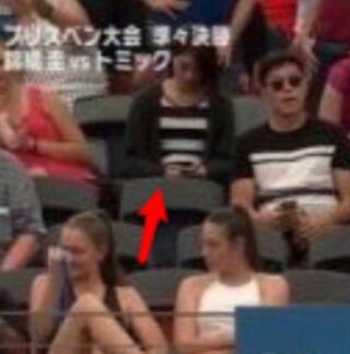 観月あこ県戦中にスマホ