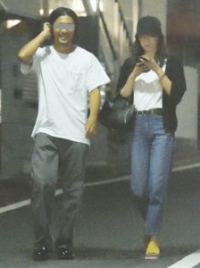 新川優愛旦那画像