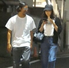 新川優愛結婚写真