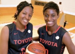 馬瓜エブリン妹ツーショット