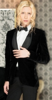 ローランド全身画像