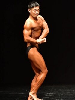 駒場ボディビルダー