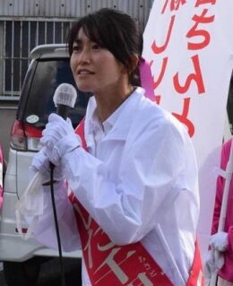 森下千里辻立ち画像