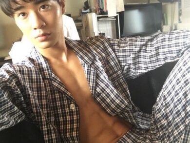 辻本達規筋肉腹筋