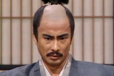 美輪明宏の養子で息子の藤堂貴也